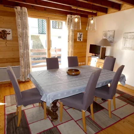 Dağ evi Centre Village, 8 Personnes, 4 - Ch25 Beaufort (Savoie)